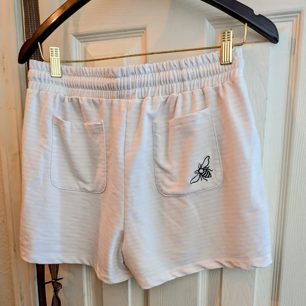 Rae Dunn Women's White Bumblebee Embroidered Shorts - Picture 2 of 2